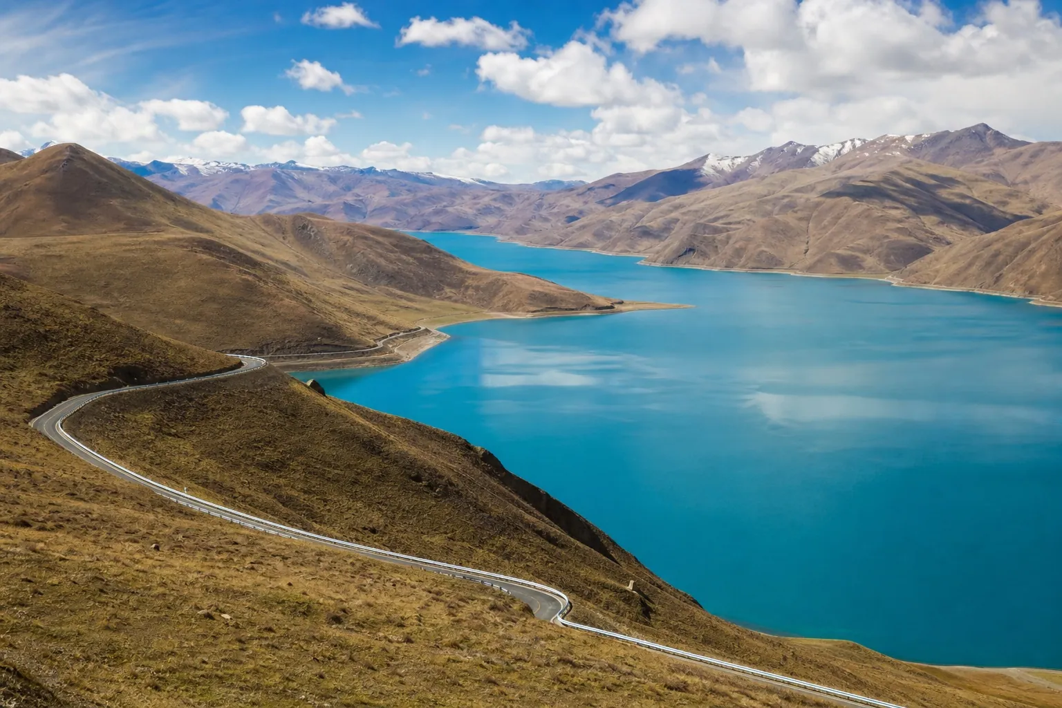 Yamdrok Lake in Tibet